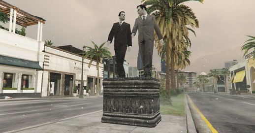 Monument Thomas & Paulie