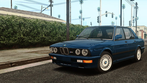 BMW M5 E28 