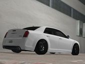 Chrysler 300 SRT-8 - Low 'n Slow