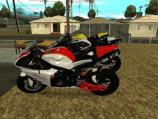 2012 Yamaha YZF R1 red and white