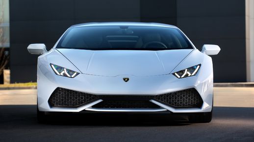 Realistic Handling Lamborghini Huracan