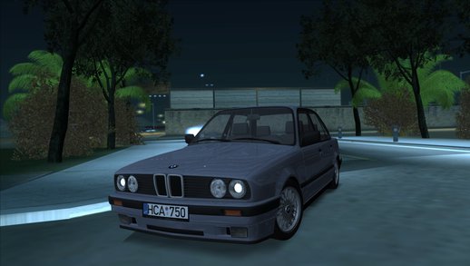 BMW E30 SEDAN