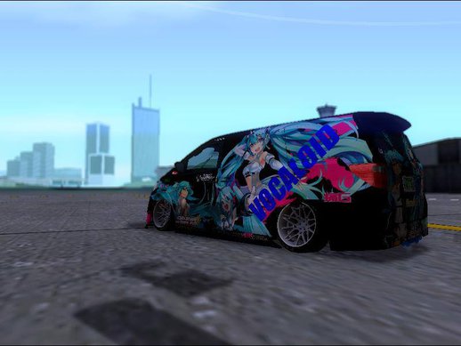 Toyota Alphard With Racing Miku 'Kuro-Mikuphard' Itasha