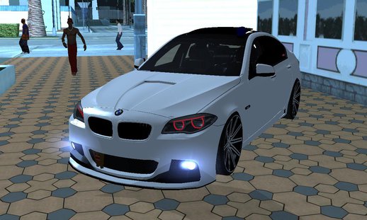 BMW M5 F10