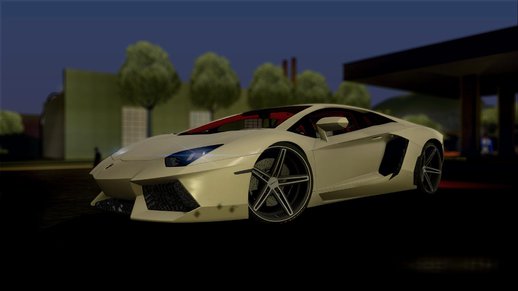 Lamborghini Aventador LP700-4 light tune