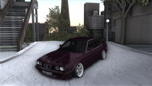 BMW e34 520i Sedan Stance Version