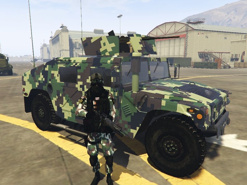 [صورة: 1544970523_1544970235_humvee-armored-roy...eplace.jpg]