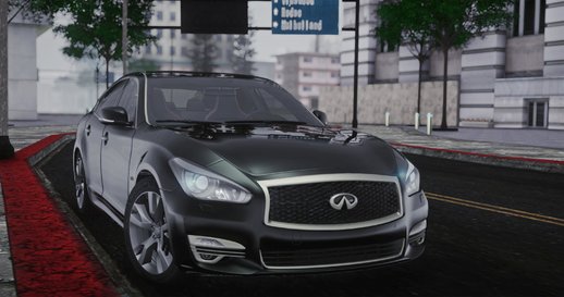 Infiniti Q70