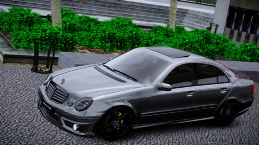 Mercedes Benz E63 W211 AMG