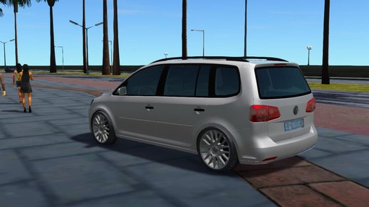 VW Touran 2010 BETA