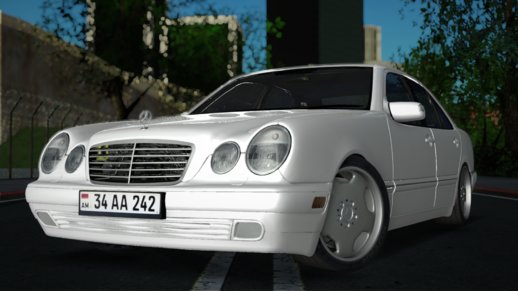 Mercedes-Benz W210 E220