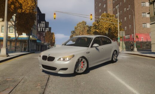 BMW M5 E60 Stock